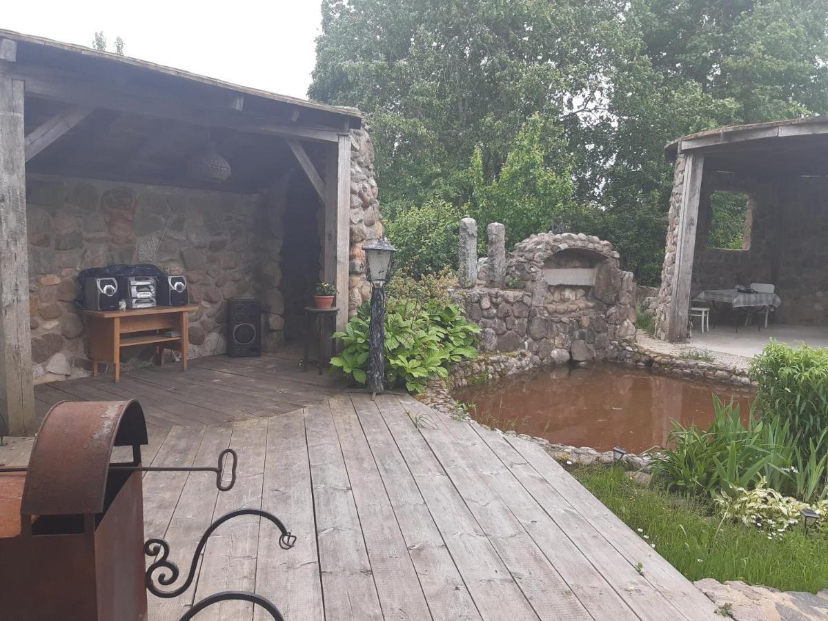 Viesu Nams "Laimes Pakavs" Hotel Straupe Kültér fotó