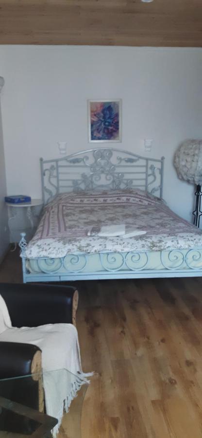 Viesu Nams "Laimes Pakavs" Hotel Straupe Kültér fotó