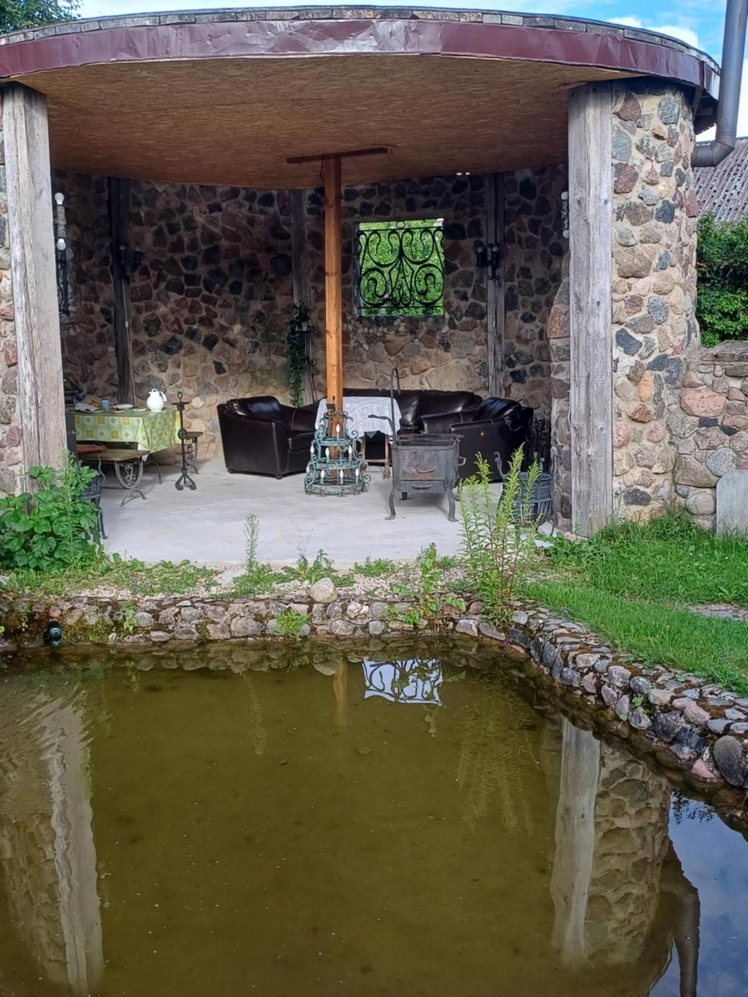 Viesu Nams "Laimes Pakavs" Hotel Straupe Kültér fotó